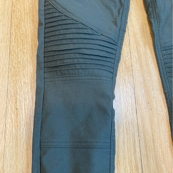 Prana pants, green with stitching details, size 2 short - Picture 2 of 9